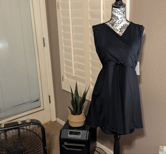 Ladies Black Dress Style Bathing Suit Size 16 - Picture 2 of 10